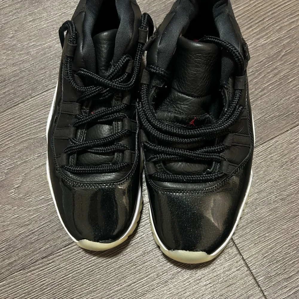 Jordan 11 Retro Low 72-10 (Damaged) - Picture 1 of 5